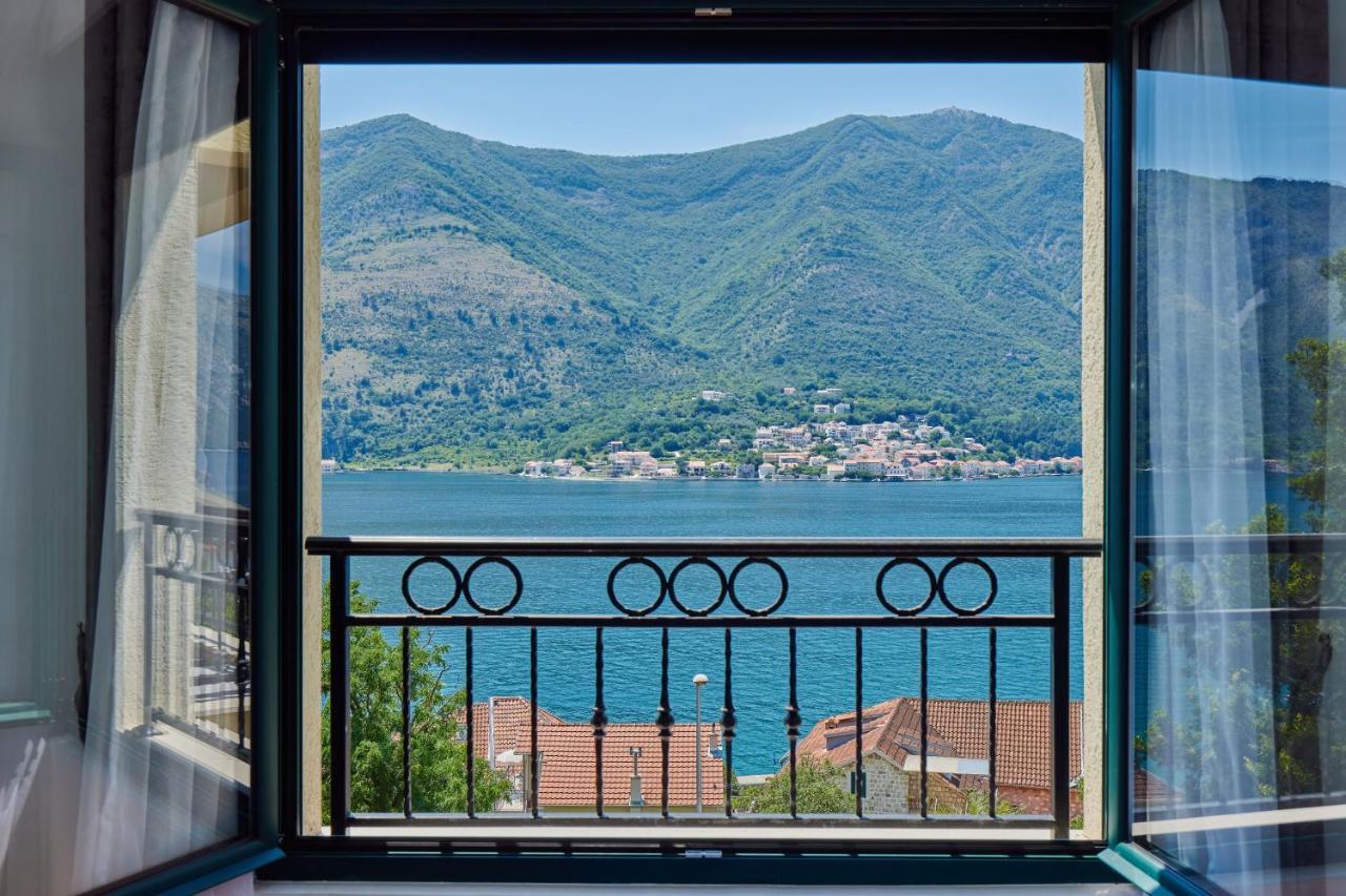 Iva'S Sea View Balcony Apartment Kotor Exterior photo