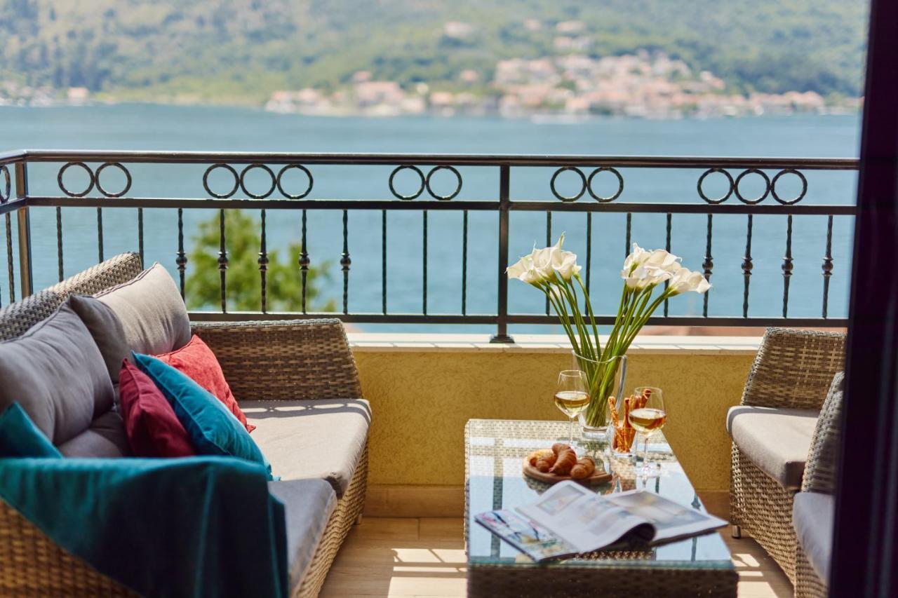 Iva'S Sea View Balcony Apartment Kotor Exterior photo