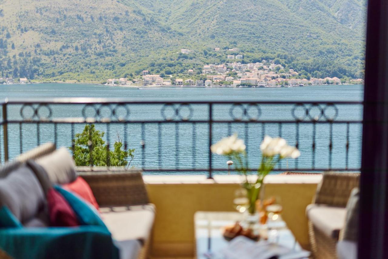 Iva'S Sea View Balcony Apartment Kotor Exterior photo